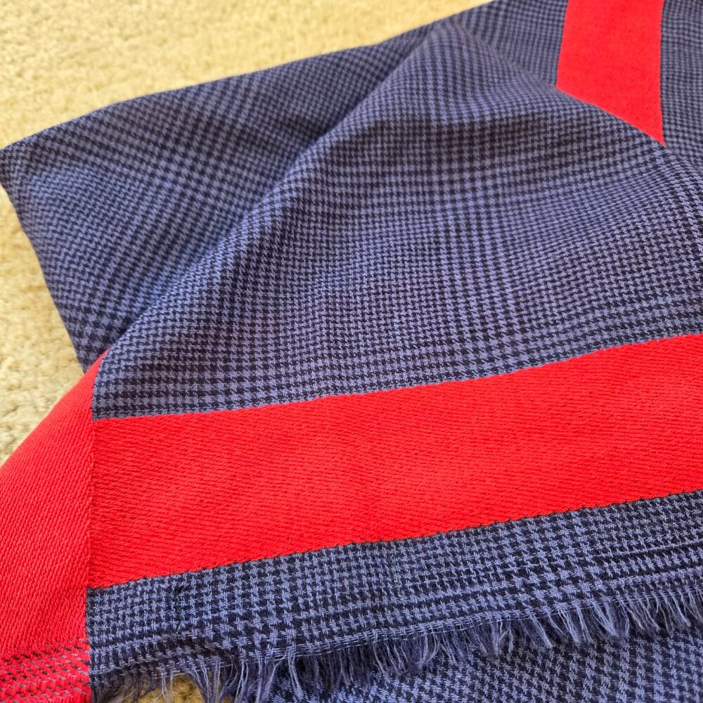 Inouitoosh 100% Wool Houndstooth Scarf Inoui Editions - Picture 5 of 8